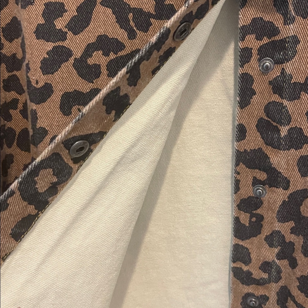 Leopard Print Button-Up Denim Jacket Size Medium Large - Picture 9 of 13